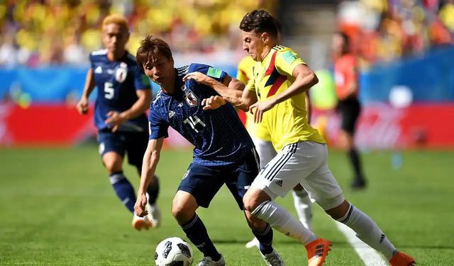 包含强队实力碾压对手，领跑亚洲足球赛场的词条