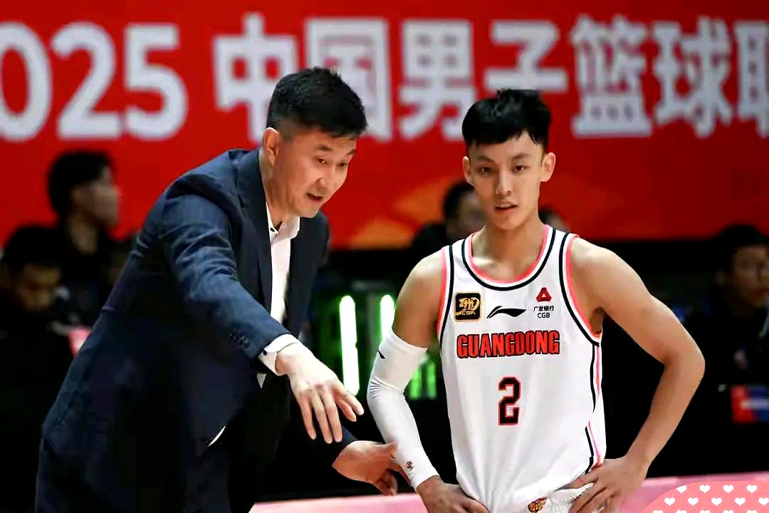 爱游戏在线登录-亚洲冠军球队士气高涨，冲击联赛前三名